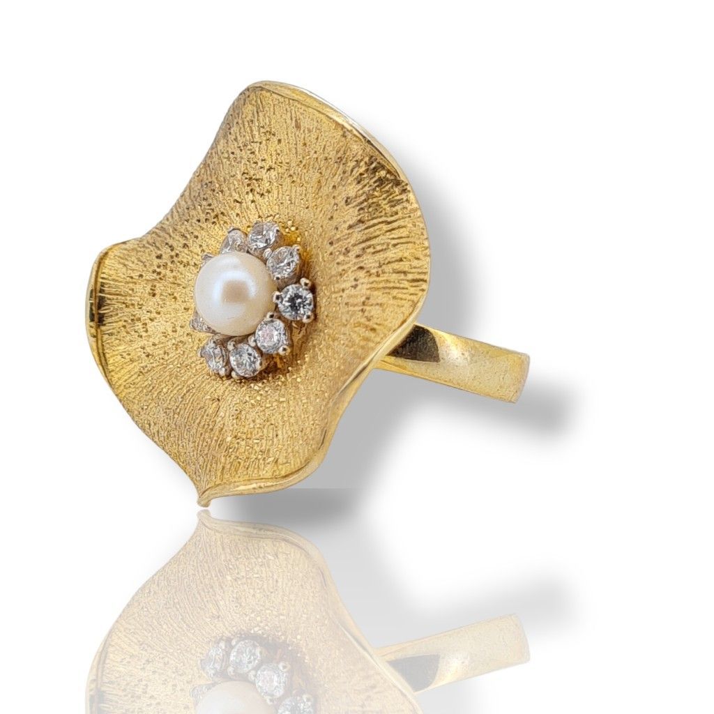 Anello in argento placcato oro 925º con una perla da 5,5 mm
